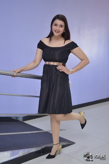 Mannara-Chopra-at-Rogue-Movie-Success-Meet